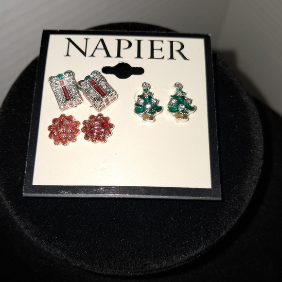 Napier Silver Tone Christmas Holiday Snowman Stud Gift Set - Picture 1 of 1